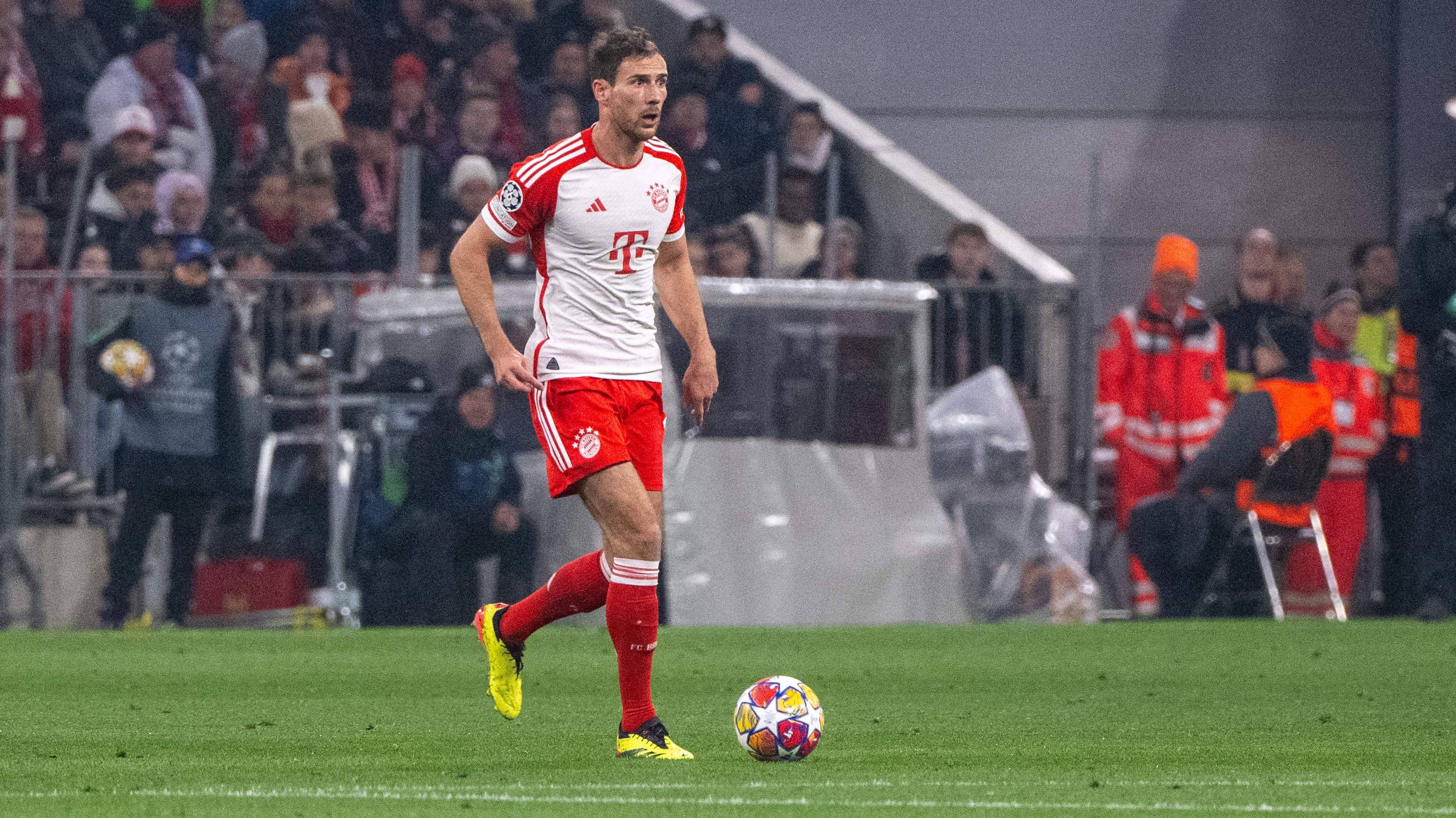 <strong>Leon Goretzka  (FC Bayern)</strong><br>Großes Laufpensum und mit vielen wichtigen Aktionen in der Rückwärtsbewegung. Nach vorne aber mit einigen Ballverlusten. Pech beim Kopfball ans Kreuzeck direkt nach der Pause (47.). <em><strong>ran</strong></em>-Note: 3