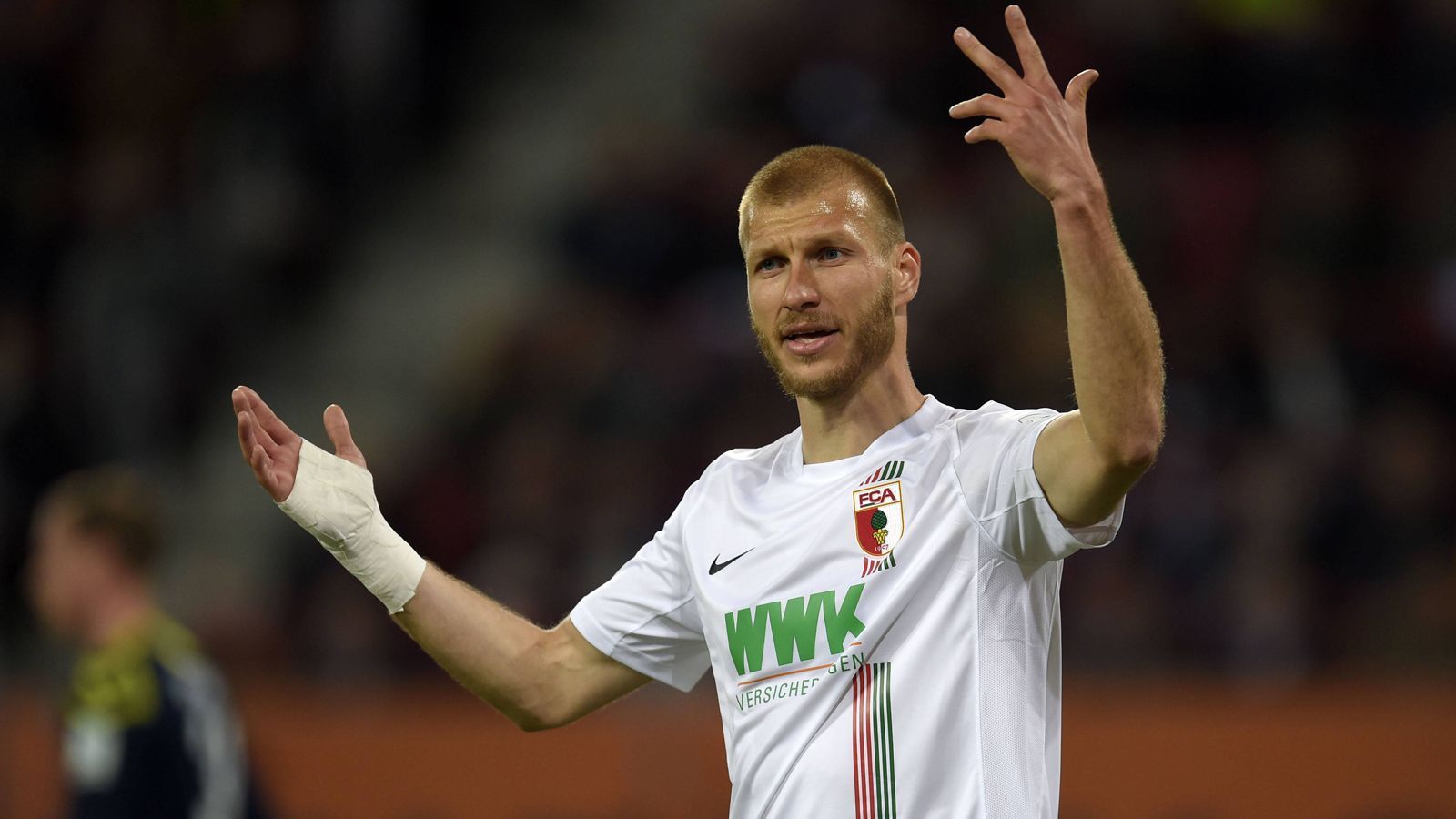 
                <strong>Ragnar Klavan (Estland)</strong><br>
                Bundesliga-Einsätze: 125 -Bundesliga-Tore: 4 - Verein in der Bundesliga: FC Augsburg
              