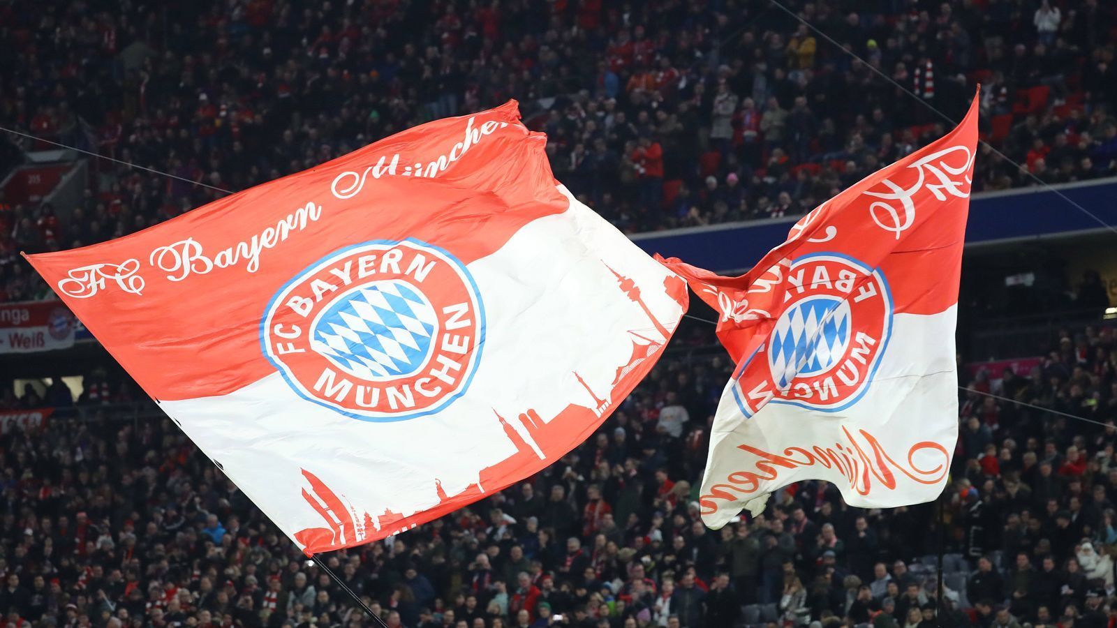 
                <strong>Im Jahr 1920 hatte der FCB schon 700 Mitglieder</strong><br>
                Heute zählt der FC Bayern München an die 300.000 Mitglieder und auch schon 1920 waren es für damalige Verhältnisse viele. 700 eingetragene Mitglieder wies das Bayern-Vereinsregister 1920 auf. Kurioser Vergleich: Der derzeit härteste Bayern-Verfolger RB Leipzig hat im Jahr 2020 gerade einmal 17 offizielle Mitglieder.
              
