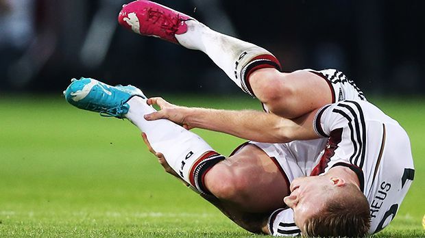 
                <strong>Marco Reus</strong><br>
                Marco Reus: Der Verletzungs-Pechvogel kreist ständig über ihm: Marco Reus musste in der Vergangenheit häufiger wegen Blessuren passen. Besonders bitter: Der Syndesmoseriss vor der WM vergangenes Jahr. Doch der Dortmunder kämpfte sich immer zurück und fand seine Form wieder.
              