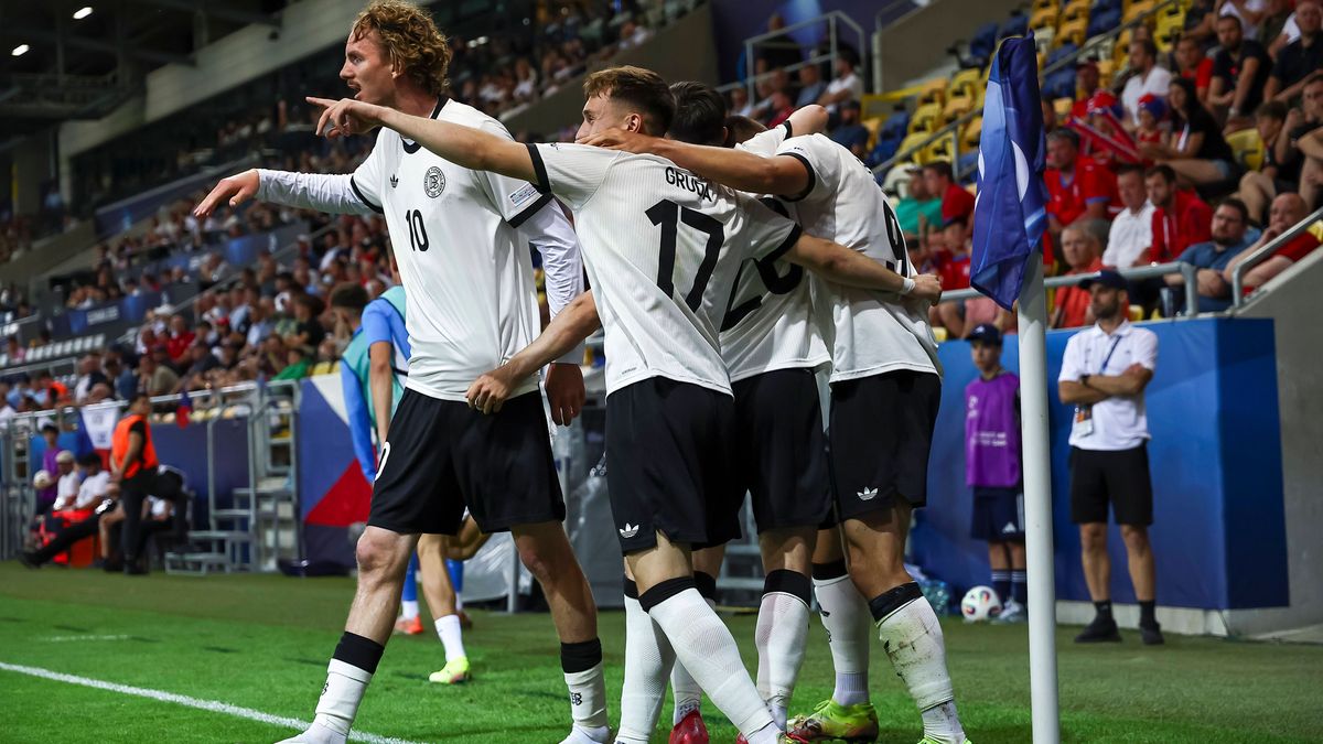 Nicolo Tresoldi (Germany U21, U 21 Nick Woltemade (Germany U21) celebrates after scoring his teams first goal during the UEFA Under 21 Slovakia 2025 match between Czech Republic U21 2-4 Germany U21...