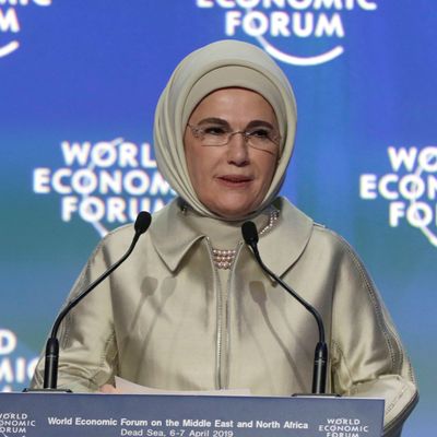 Emine Erdogan, die Frau des türkischen Präsidenten Erdogan, spricht während einer Sitzung des Weltwirtschaftsforums Naher Osten und Nordafrika.