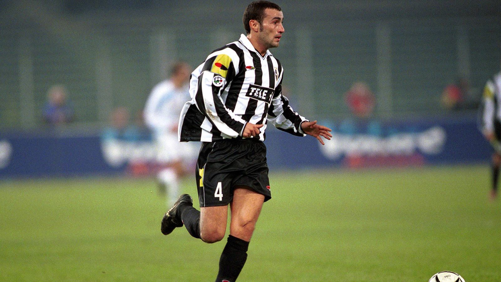 
                <strong>Platz 5: Paolo Montero (21 Platzverweise)</strong><br>
                Position: InnenverteidigerNationalität: UruguayerAktive Zeit: 1990 bis 2007Vereine: unter anderem Juventus Turin, Atalanta Bergamo
              