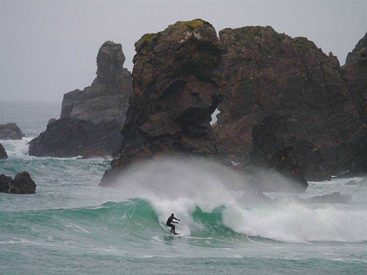 6. Eine Surf-Session auf der Isle of Lewis einlegen, an beliebten Spots wie "Cliff", "Eoropie" oder "Mangersta".
