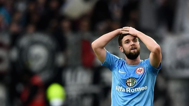 
                <strong>Marc Stendera</strong><br>
                Auch Eintracht Frankfurt hat einen Spieler mit zweideutigem Spitznamen: Marc Stendera. Der Mittelfeld-Stratege wird von Mitspielern und Fans "Stender" genannt wird. Ob er darüber glücklich ist, ist nicht bekannt.
              