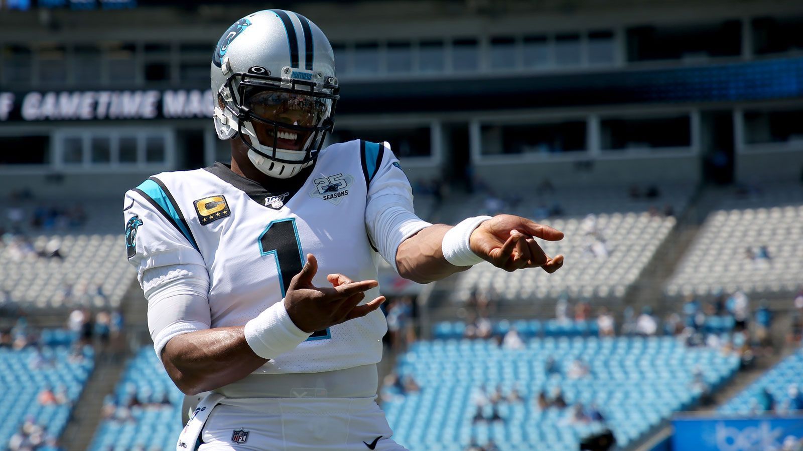 
                <strong>Die Anspielstationen von Cam Newton bei den New England Patriots</strong><br>
                Im Jahr eins nach Tom Brady wird aller Voraussicht nach Cam Newton in der Offense der New England Patriots die Fäden ziehen. Der "GOAT" soll zuletzt nicht ganz glücklich gewesen sein mit der Arbeit seiner Targets - wohl auch ein Grund, warum er sich aufgemacht hat in den Süden. Ob "Super Cam" mehr Freude haben wird? ran.de stellt das Receiver Corps der Patriots vor.
              