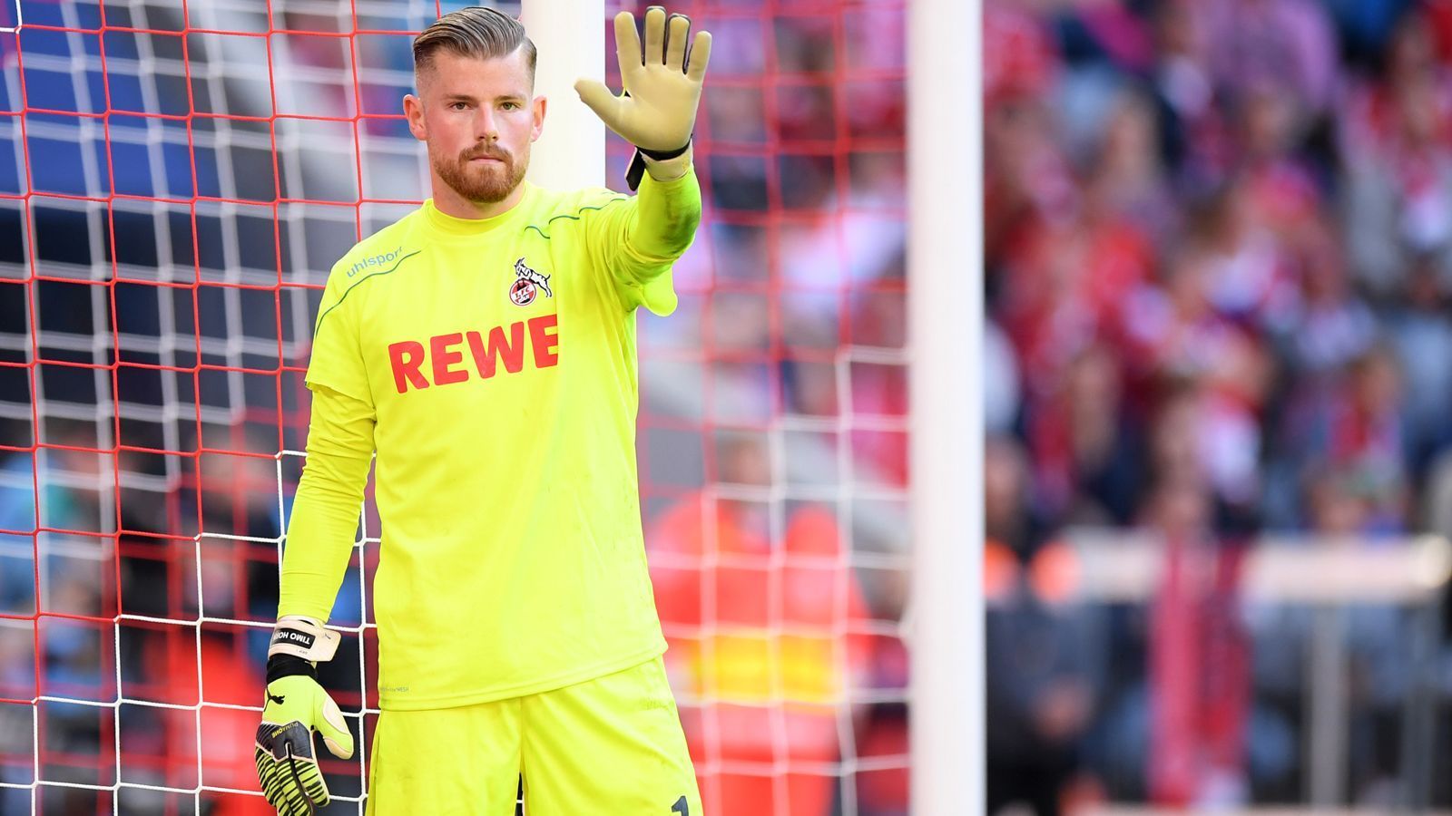 
                <strong>Timo Horn</strong><br>
                MUNICH, GERMANY - SEPTEMBER 21: Timo Horn of 1. FC Koeln gestures during the Bundesliga match between FC Bayern Muenchen and 1. FC Koeln at Allianz Arena on September 21, 2019 in Munich, Germany. (Photo by Sebastian Widmann/Bongarts/Getty Images)
              
