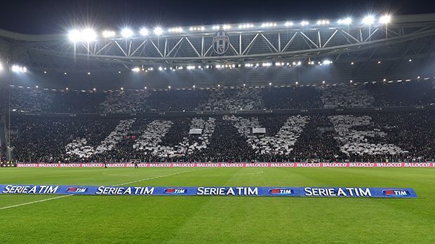 
                <strong>Platz 10: Juventus Stadium</strong><br>
                Platz 10: Juventus Stadium. In die Top Ten geschafft hat es das Stadion des italienischen Meisters und Tabellenführers Juventus Turin. Die Spielstätte wurde 2011 erst eröffnet, zuvor spielte das Team im Stadio delle Alpi. Mit rund 41.000 Plätzen gehört es zu den kleinen Stadien im Ranking. Nur ein Fußballtempel aus Italien schneidet noch besser ab.
              