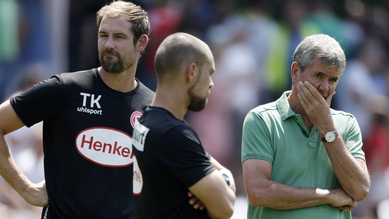 
                <strong>Fortuna Düsseldorf</strong><br>
                Bislang findet sich im Kader noch kein adäquater Ersatz für die abgewanderten Mittelfeldspieler Florian Neuhaus und Genki Haraguchi. Auch in der Abwehr sollte noch einmal nachgebessert werden.
              