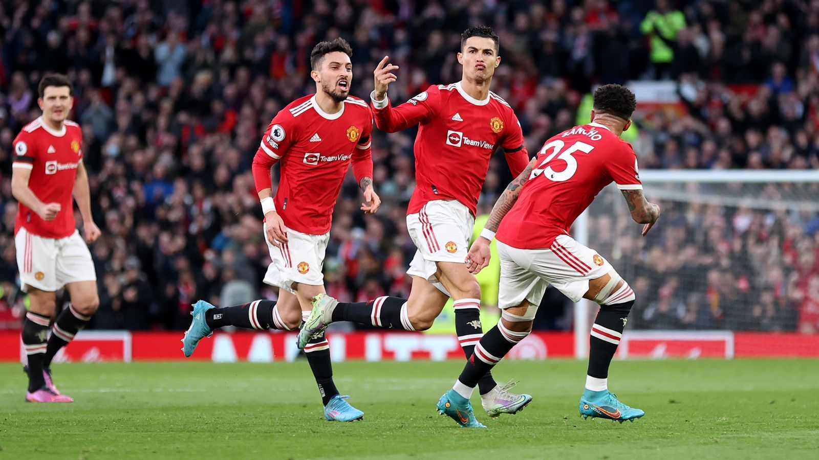 
                <strong>Platz 5: Manchester United (England)</strong><br>
                &#x2022; Umsatz 2020/2021: 558 Millionen Euro<br>&#x2022; Platz im Ranking des Vorjahres: 4. (580,4 Millionen Euro)<br>
              