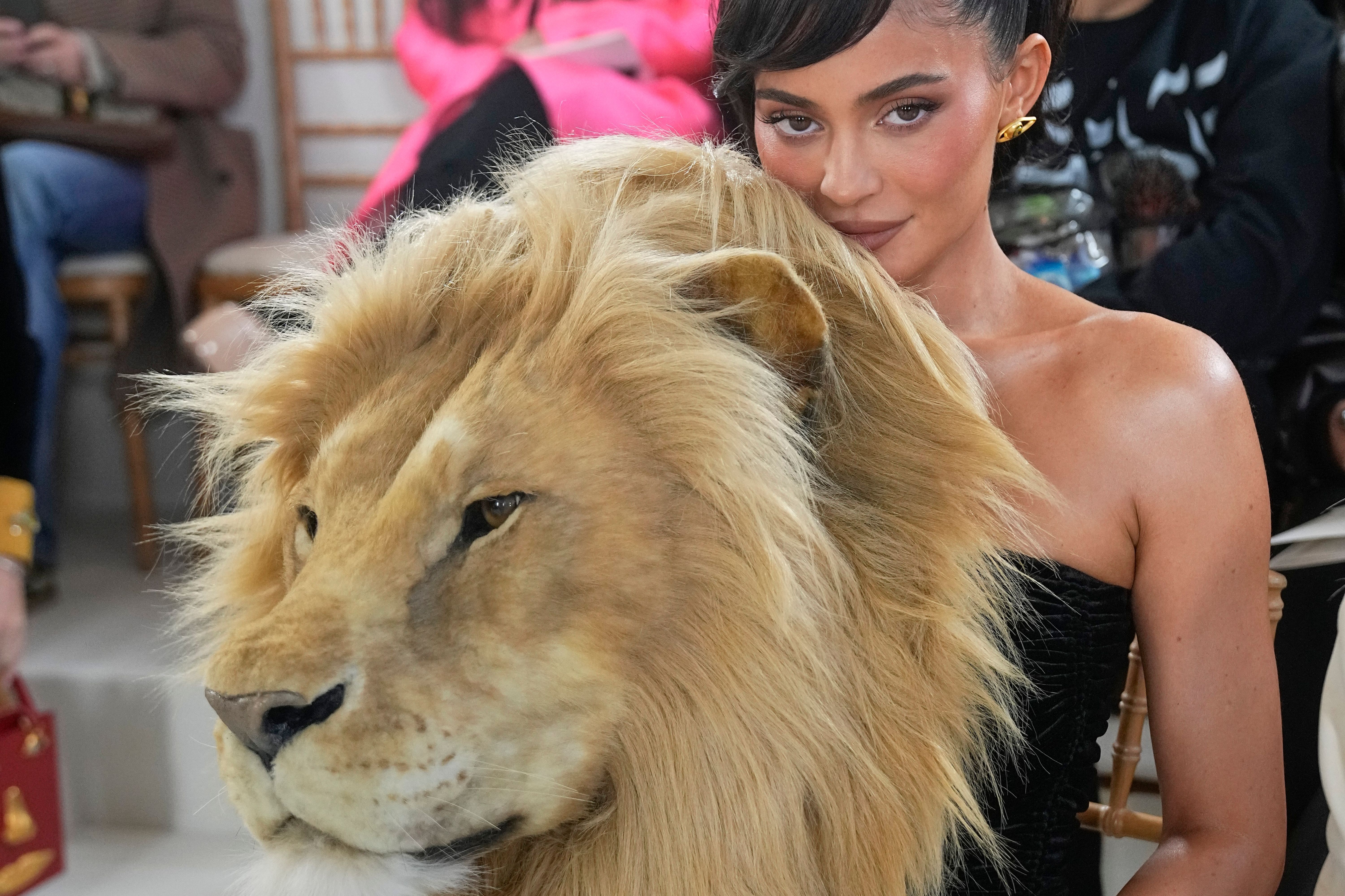 Kylie Jenner auf der Pariser Fashion Week 2023