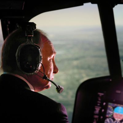 Russlands Machthaber Putin in einem Hubschrauber-Simulator