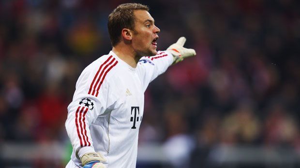 
                <strong>Manuel Neuer (30 Mio Euro)</strong><br>
                "Koan Neuer" wollten die Bayern-Fans, als Manuel Neuer 2011/2012 von Schalke nach München wechselte. Doch der Nationaltorhüter brauchte nur wenige Wochen, um sich in die Herzen der Münchner zu spielen. Mittlerweile sind sich alle einig: Ohne Neuer wären die Erfolge der vergangenen Jahre niemals möglich gewesen. Dementsprechend stieg Neuers Marktwert auch auf derzeit 40 Millionen Euro (Quelle: Transfermarkt).
              