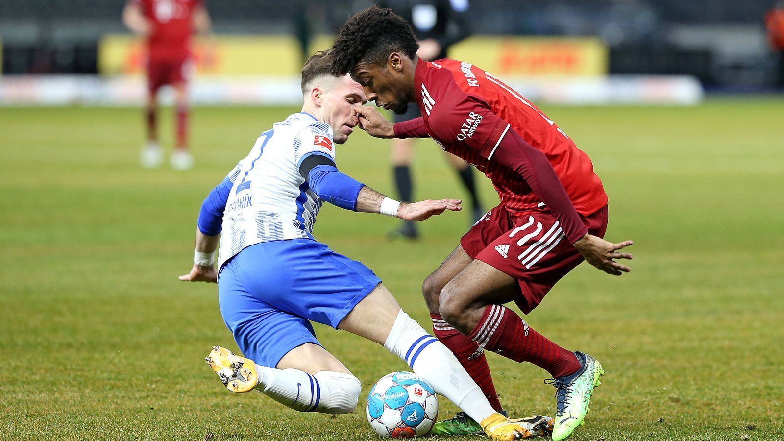 
                <strong>Kingsley Coman</strong><br>
                Hat auf der linken Seite viel Platz, sorgt mit seinen Dribblings immer wieder für Unruhe, ist immer anspielbar. Gute Vorlage zum 1:0 von Tolisso. Macht aber fast schon zu wenig aus dem Raum, den er hat. Auch in Halbzeit zwei viel am Ball und dabei sehr beweglich, trifft in wichtigen Momenten aber oft die falsche Entscheidung. Geht in der 69. Minute runter. ran-Note: 3
              