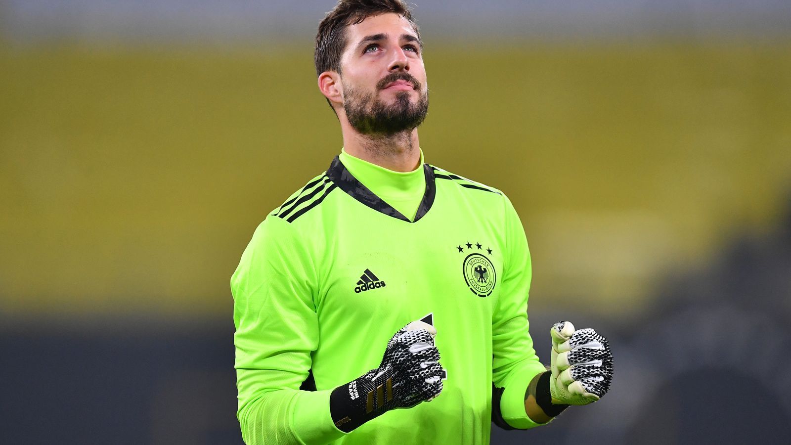 
                <strong>Kevin Trapp </strong><br>
                Als dritter Keeper hat es Frankfurts Kevin Trapp in Löws EM-Aufgebot geschafft. Der 30-Jährige hätte sich ohne die Verletzung von ter Stegen wohl mit Bernd Leno um einen Platz im DFB-Kader auseinandersetzen müssen. Trapp bestritt bislang fünf Länderspiele. 
              