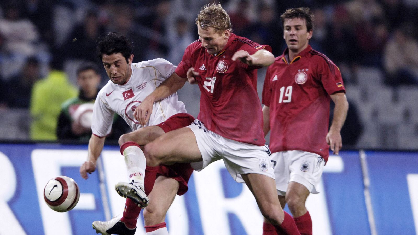 Lukas Sinkiewicz<br>Bundesliga-Einsätze vor dem DFB-Debüt: 7<br>DFB-Debüt am: 3. September 2005<br>Verein: 1. FC Köln