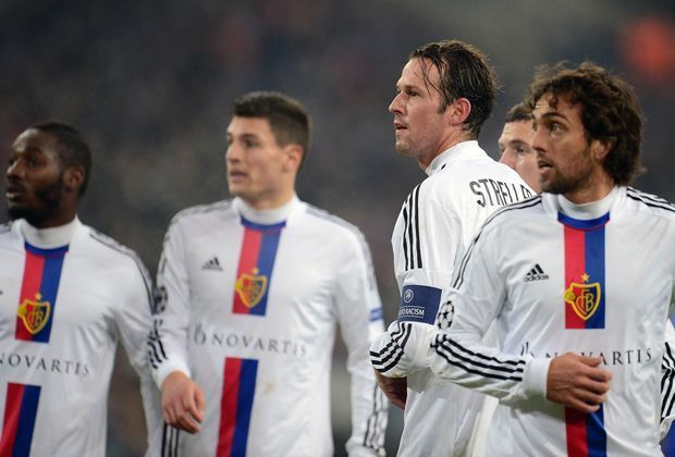 
                <strong>FC Basel</strong><br>
                Enttäuschter FCB: Im letzten CL-Gruppenspiel muss sich der FC Basel dem FC Schalke 04 geschlagen geben (0:2) und landet damit auf Platz drei. In der Europa League ging es in der vergangenen Saison bis ins Halbfinale. Ist diesmal sogar das Finale drin?
              