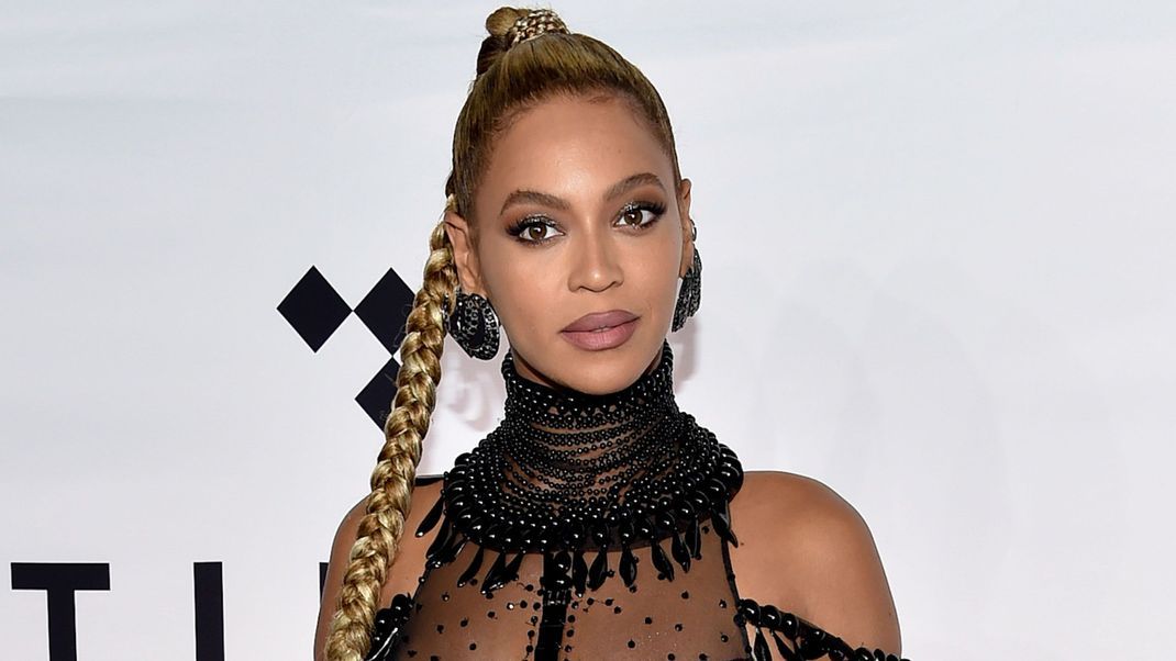 Viele Fans glauben, dass Pop-Ikone Beyoncé sich die Haut aufhellen lassen hat. Ist an dem Gerücht was dran?