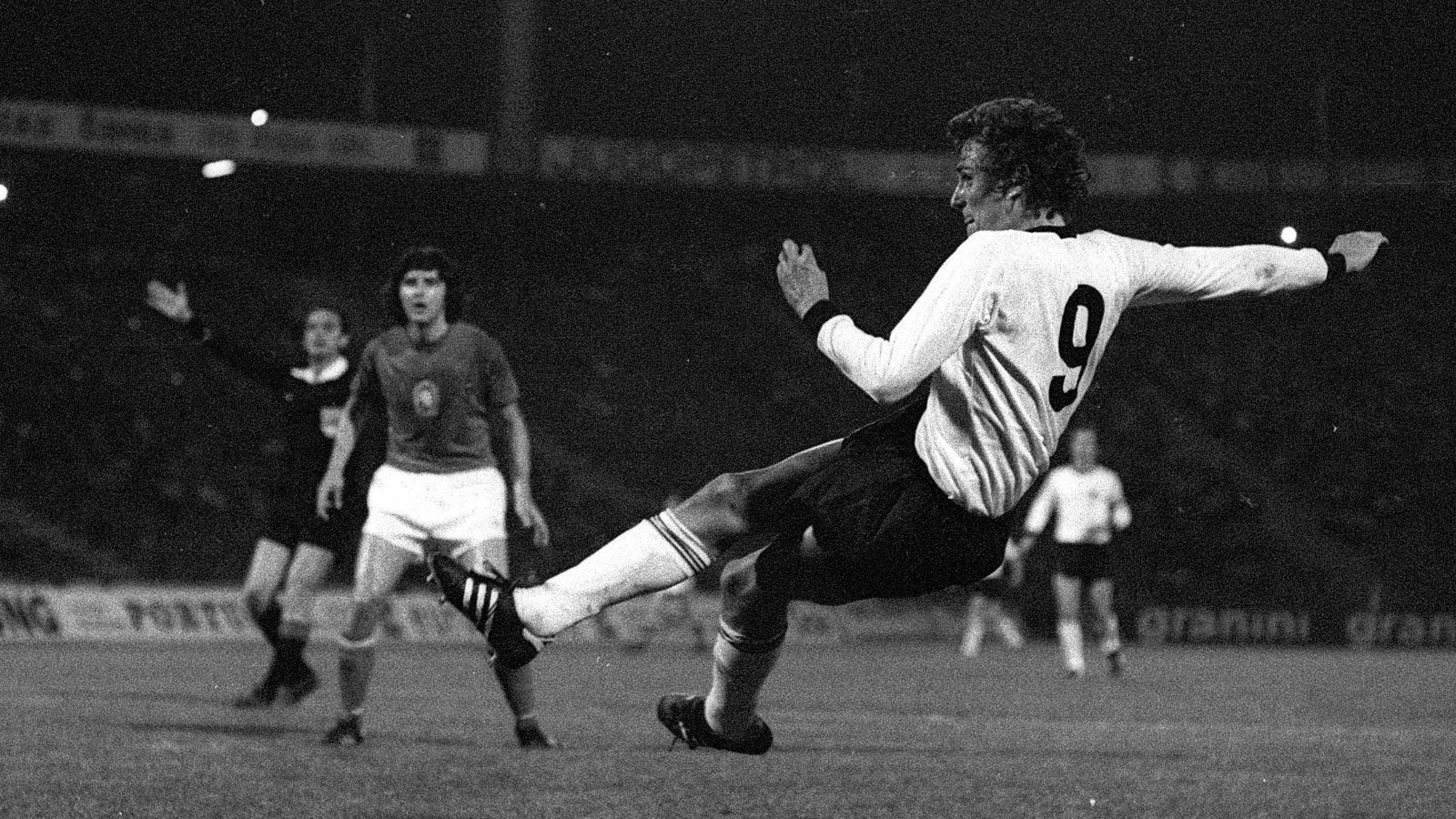 
                <strong>EM 1976: Dieter Müller (BR Deutschland)</strong><br>
                &#x2022; Treffer bei der EM-Endrunde: 4 -<br>&#x2022; Endplatzierung der BR Deutschland: Zweiter<br>
              