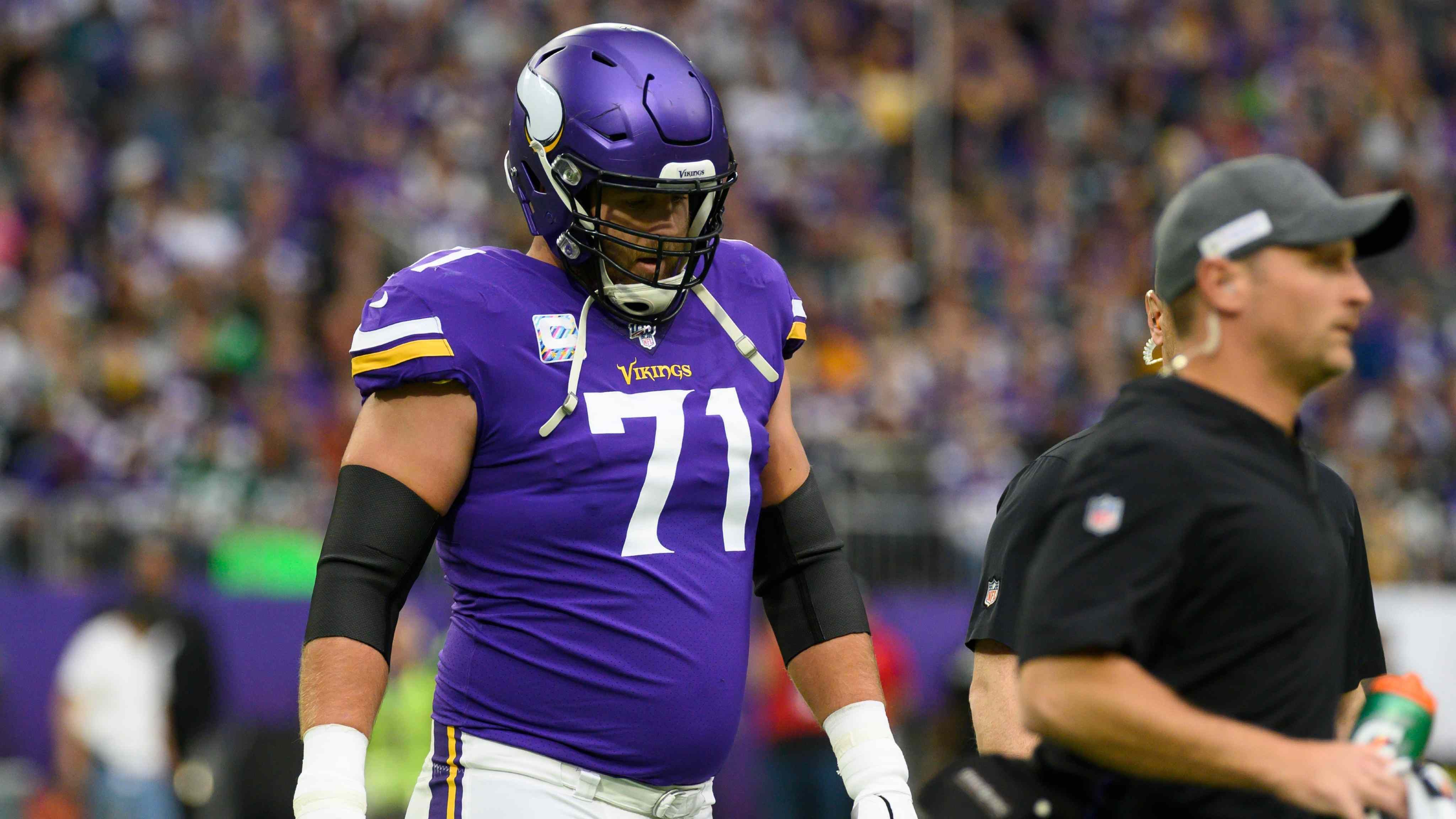 
                <strong>Riley Reiff (Minnesota Vikings) </strong><br>
                Position: Right Tackle - Cap Hit 2021: 17,45 Millionen US-Dollar - Das könnte das Team bei einer Entlassung sparen: 13,75 Millionen US-Dollar - "Dead Money" (Verlust): 3,7 Millionen US-Dollar
              