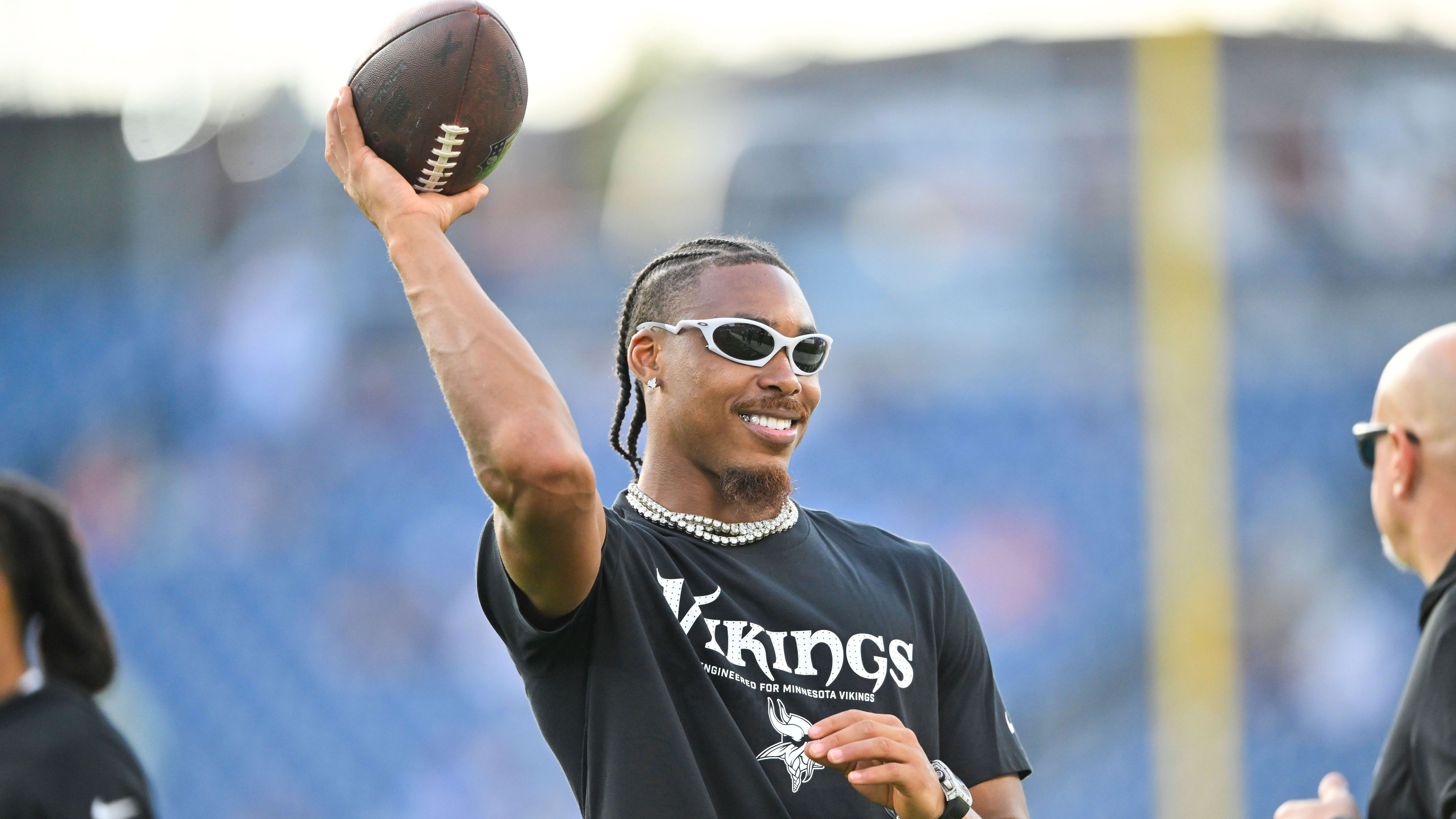 <strong>Justin Jefferson (Minnesota Vikings)</strong><br>Alter: 26<br>Position: Wide Receiver<br>Durchschnittliches Jahresgehalt: 35 Millionen Dollar<br><strong>Bestbezahlter Spieler des gesamten Teams</strong>