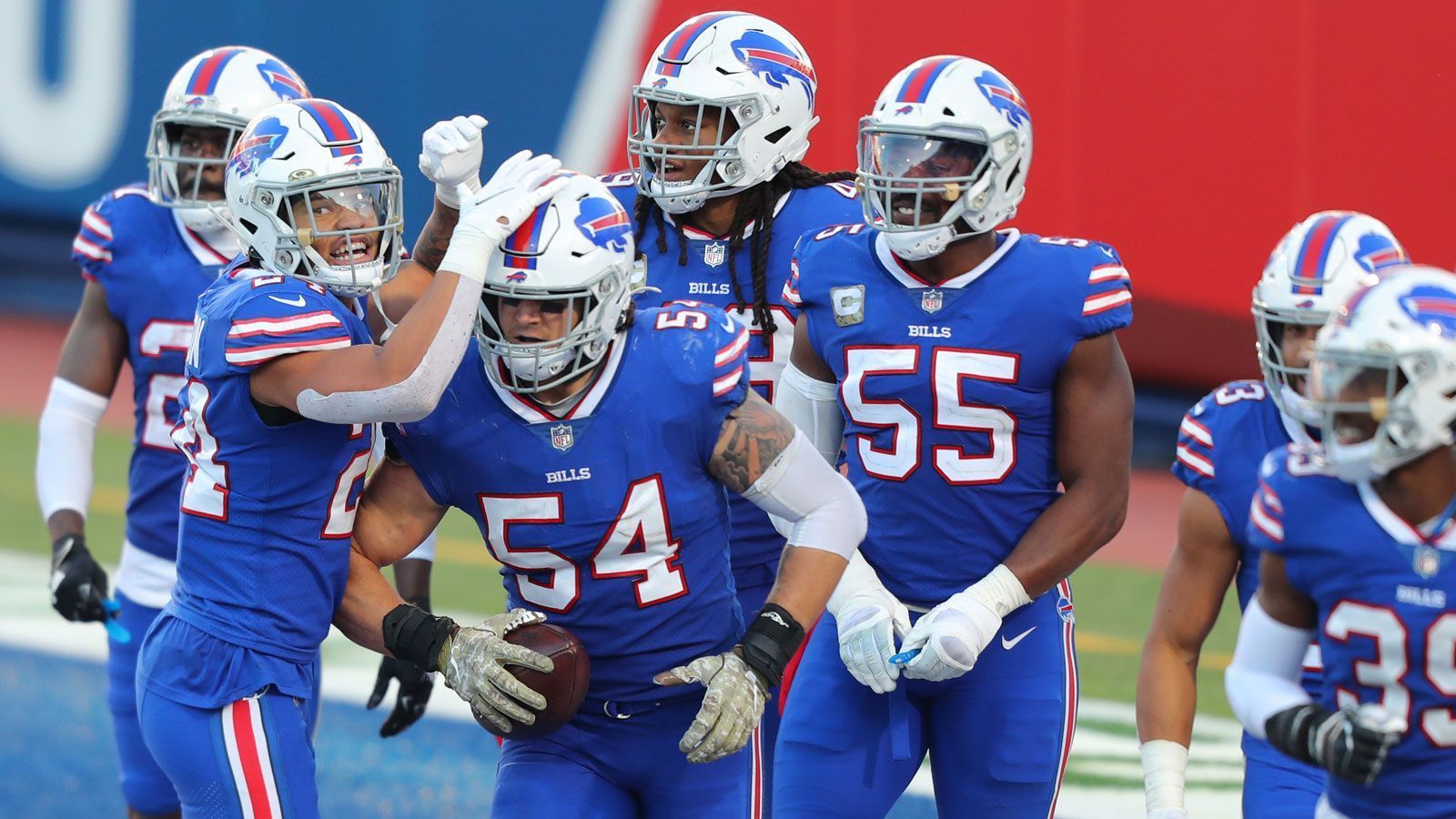 
                <strong>Buffalo Bills (Week 14 in Buffalo)</strong><br>
                Während die Steelers in der ersten Hälfte der Saison von schweren Gegnern verschont blieben, werden sie im Dezember sehr gefordert. Die Buffalo Bills stehen an der Spitze der AFC East und haben die Playoffs mit einer Bilanz von 7-2 fest im Blick. Quarterback Josh Allen erlebte im Oktober eine kleine Schwächephase, scheint allerdings langsam wieder zurück zu alter Form zu finden. Die Defense der Bills zählt zu den besten der NFL und brachte kürzlich MVP-Favorit Russell Wilson mit vier Turnovern zur Verzweiflung. Nichtsdestotrotz braucht Buffalo einen echten Sahnetag gegen die talentierte und gut eingestellte Mannschaft aus Pittsburgh.
              