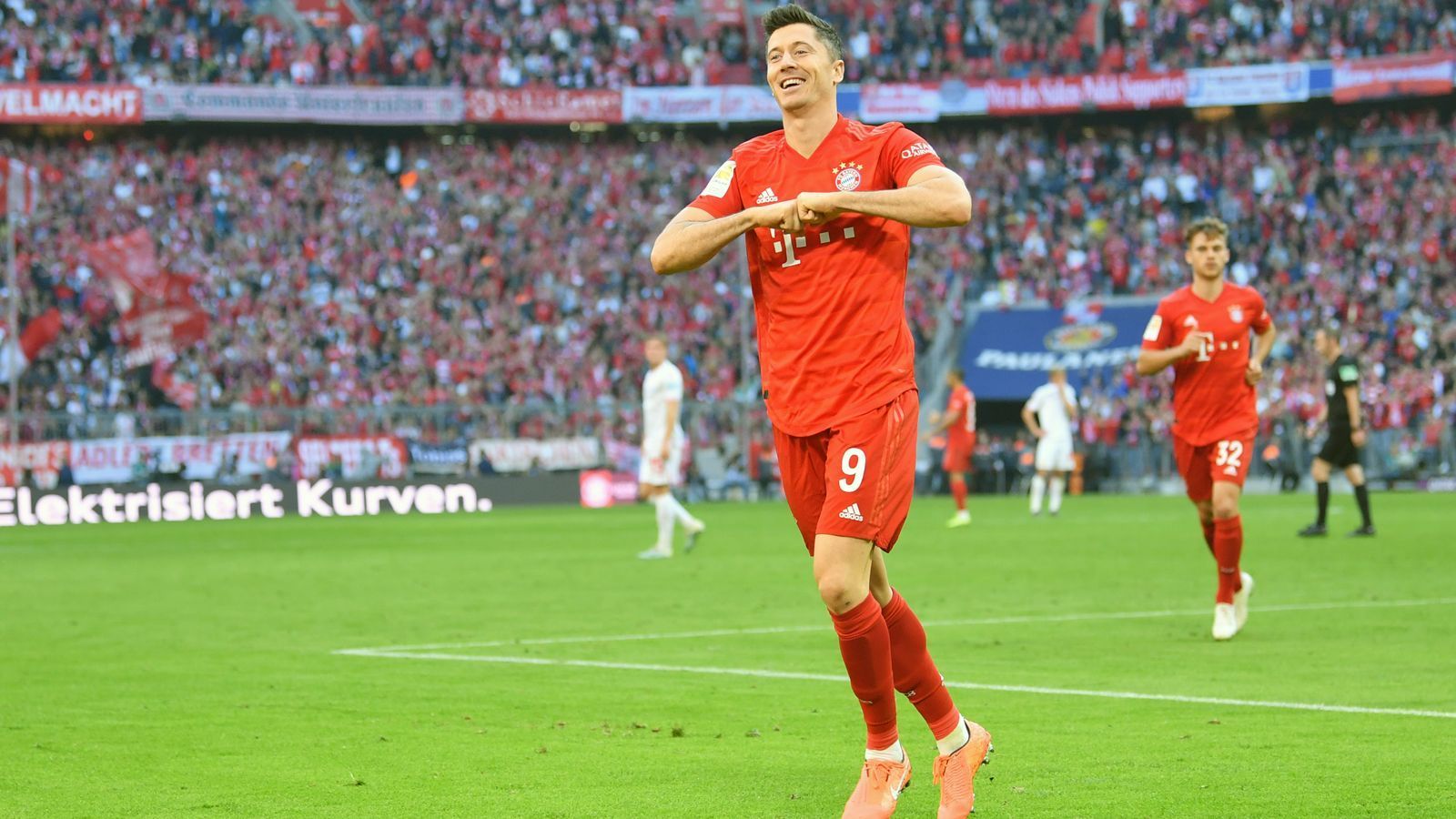 
                <strong>Robert Lewandowski (FC Bayern München)</strong><br>
                Traf in neun Spielen in Folge nach dem Saisonbeginn 2019/20
              