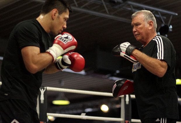 
                <strong>Der Boxsport trauert um Fritz Sdunek</strong><br>
                "Worte können meinen Schmerz nicht ausdrücken. Fritz, ich werde dich nie vergessen", schrieb Sturm nach der bedrückenden Nachricht bei Twitter. Sportler und Trainer waren eng befreundet.
              