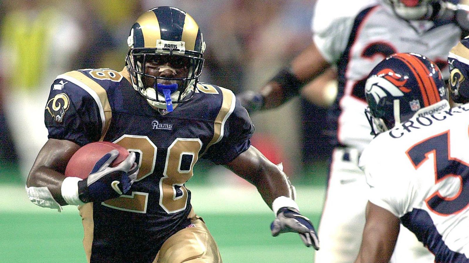 <strong>2000: Marshall Faulk</strong><br>Team: St. Louis Rams<br>Position: Runningback