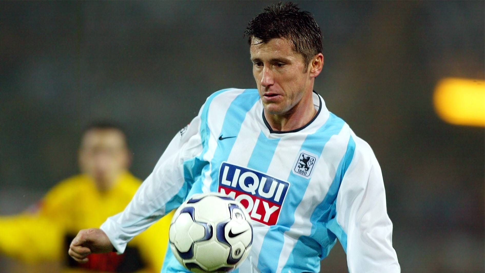 <strong>Davor Suker (1860 München)</strong><br>Davor Suker zählt zu den besten kroatischen Fußballern der Geschichte. Zum Ende seiner Karriere unterschrieb der damals vereinslose Stürmerstar im Oktober 2001 einen Vertrag bei 1860 München. Nach 30 Spielen (acht Tore) und nachdem er seinen Stammplatz an Benjamin Lauth verlor, beendete er im März 2003 seine aktive Karriere.&nbsp;