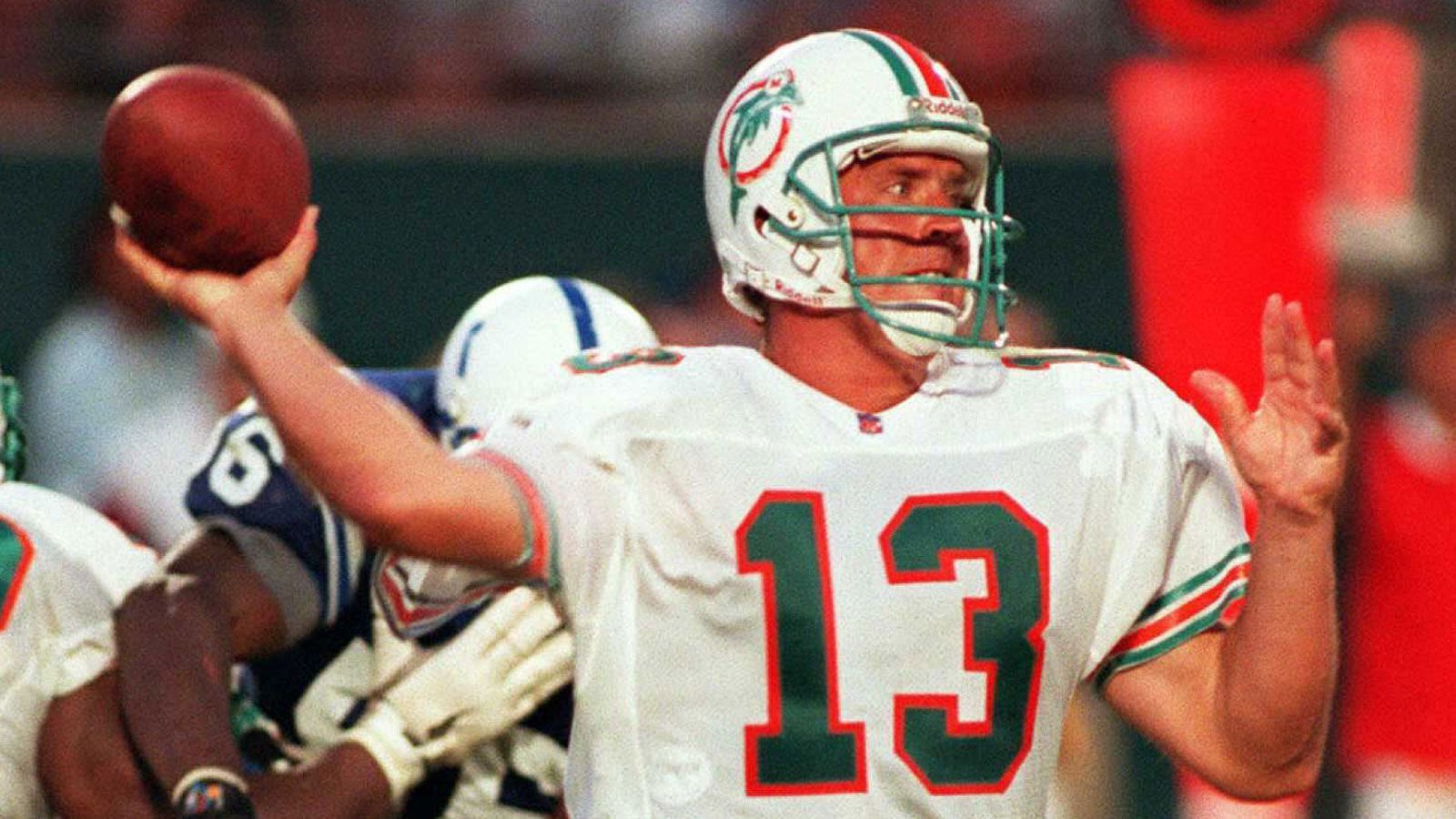 
                <strong>Platz 7: Dan Marino</strong><br>
                420 Touchdown-Pässe
              