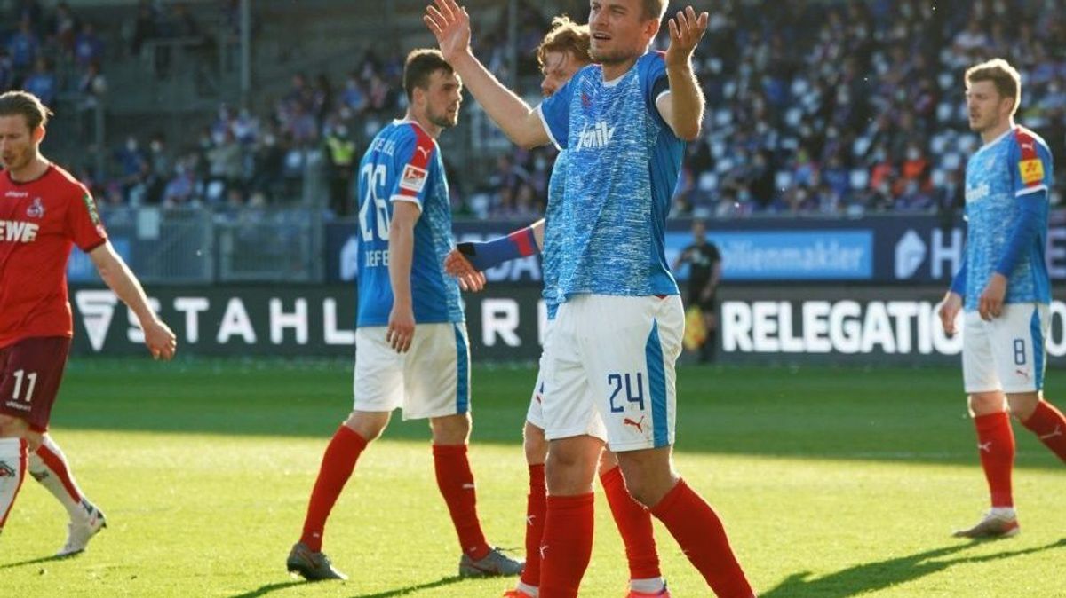 Holstein Kiel muss auf Trainer Marcel Rapp verzichten