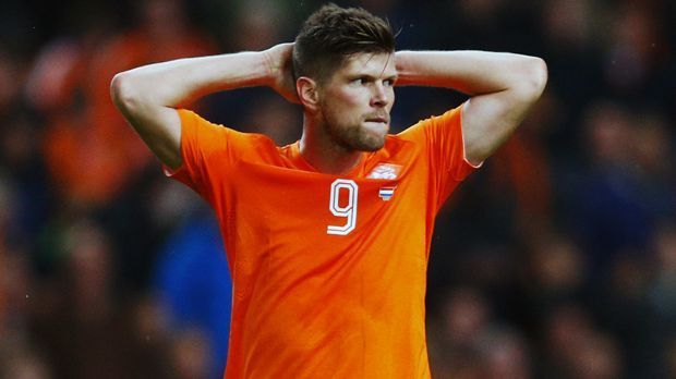 
                <strong>Klaas-Jan Huntelaar (Niederlande)</strong><br>
                Klaas-Jan Huntelaar (Niederlande): Der 33-jährige Schalker kommt nach längerer Knieverletzung wieder besser in Schuss, doch die "Elftal" benötigt die Dienste des Torjägers aktuell nicht. Nationaltrainer Danny Blind verzichtet auf Huntelaar in der WM-Qualifikation in Bulgarien. Im Sturmzentrum bauen die Niederländer auf die deutlich jüngeren Bas Dost (Sporting Lissabon) und Vincent Janssen (Tottenham).
              