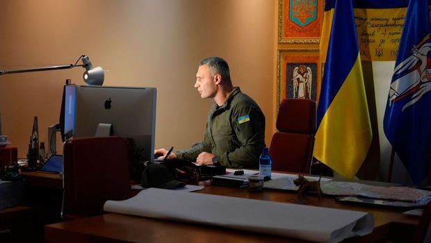 Kiews Bürgermeister Vitali Klitschko in seinem Büro