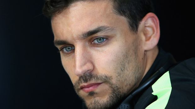 
                <strong>Eingewechselt: Jesus Navas.</strong><br>
                Jesus Navas: In der 73. Minute für David Silva gekommen. Von Fernandinho stark in Szene gesetzt. Machte dann genau das Gegenteil von De Bruyne. Versuchte auf Bony zu passen statt zu schießen. Sehr agil, viel Drang nach vorne. ran-Note: 3
              