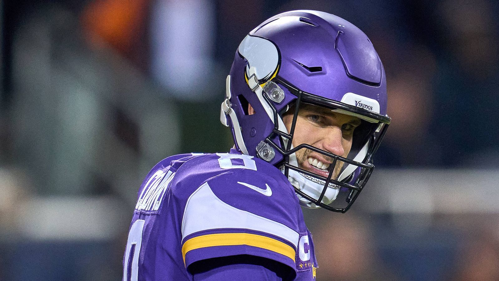 
                <strong>Kirk Cousins (Minnesota Vikings)</strong><br>
                Auch ein Trade von Minnesotas Kirk Cousins wäre eine plausible Option für "Indy". Cousins ist ein solider Quarterback, auf den man sich verlassen kann. Nachdem durch den Trade von Russell Wilson zu den Denver Broncos ein weiterer möglicher Landing Spot von Cousins weggefallen ist, wären auch für ihn die Colts eine interessante Lösung.
              