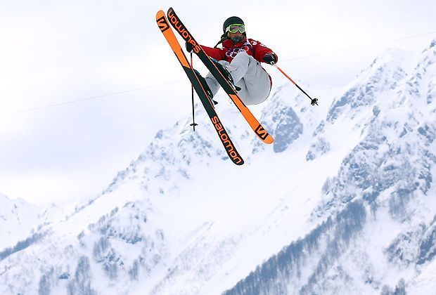 
                <strong>Königin der Lüfte</strong><br>
                Die kanadische Ski-Freestylerin Dara Howell gewinnt die olympische Slopestyle-Premiere. Waghalsige Aktionen und schöne Sprünge - ran.de präsentiert die spektakulären Bilder des Finals.
              