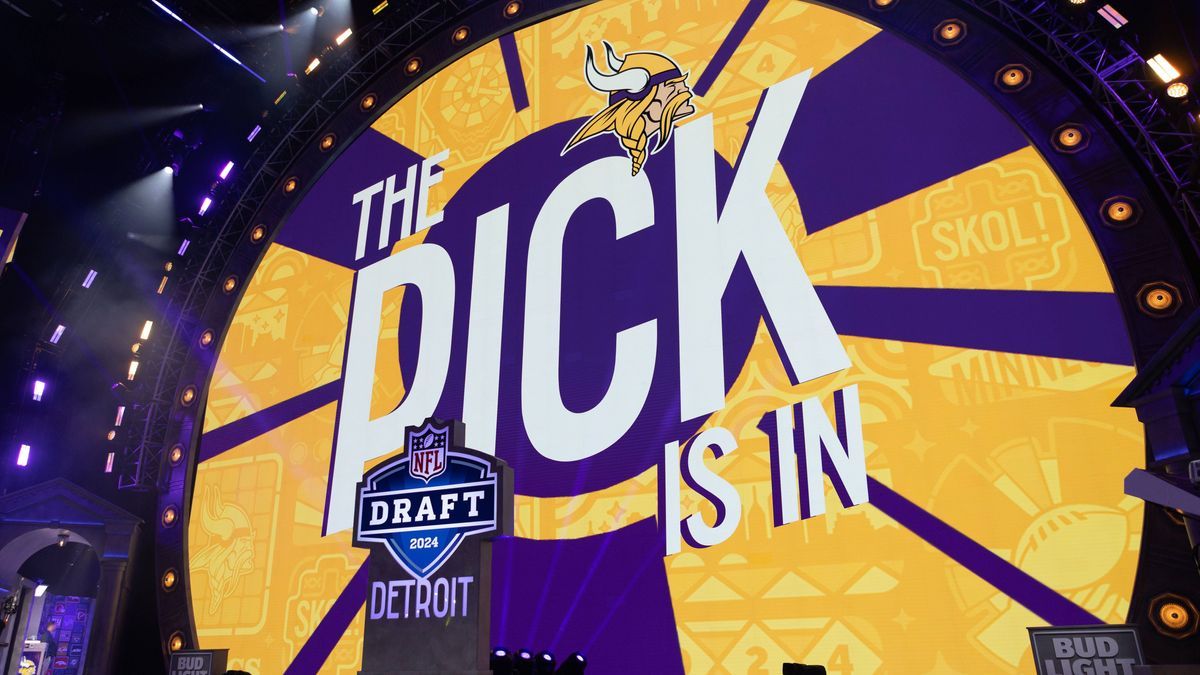 DETROIT, MI - APRIL 25: The Minnesota Vikings make the 17th overall pick during Day 1 of the NFL, American Football Herren, USA Draft on April 25, 2024 at Campus Martius Park and Hart Plaza in Detr...