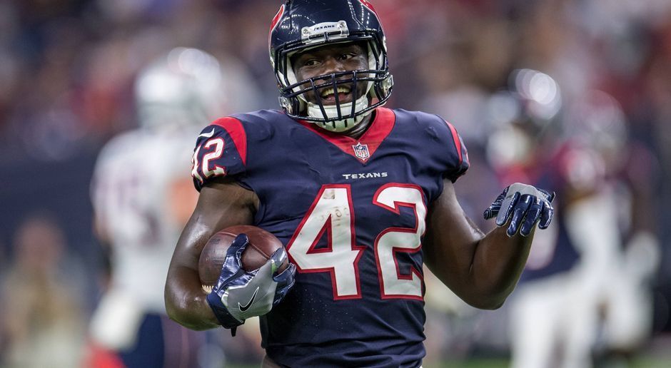 
                <strong>26. Houston Texans</strong><br>
                Texas in Reinform: Das Outfit ist in den Farben des Bundesstaats gehalten, der Lone Star ziert das Logo auf dem Helm. Aber: Wirklich schön ist der rote Kragen nicht, und auch ansonsten ist der Look doch recht bieder.
              