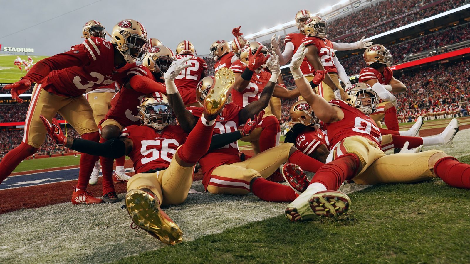 
                <strong>NFC Championship Game</strong><br>
                Die 49ers-Defensive feierte eine Interception von Emmanuel Moseley recht ausgelassen. 
              