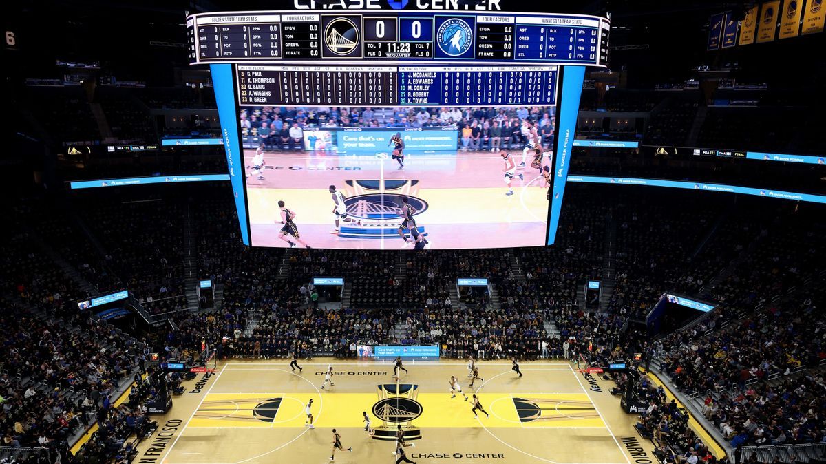 Minnesota Timberwolves v Golden State Warriors