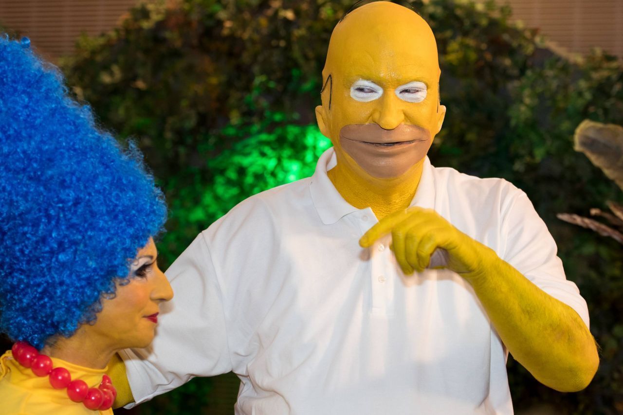 Söders große Leidenschaft: Faschingskostüme. Seine Frau Karin und er als Marge und Homer Simpson.