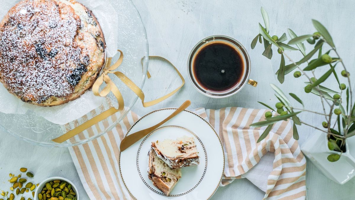 Panettone mit Nugat, Schokolade und Pistazien 