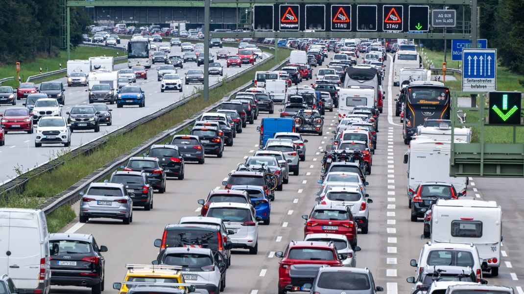 Zu Pfingsten erwartet der ADAC wieder lange Staus auf den Autobahnen.