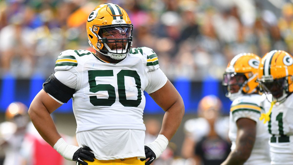 INGLEWOOD, CA - OCTOBER 06: Green Bay Packers offensive lineman Zach Tom (50) looks on during the NFL, American Football Herren, USA game between the Green Bay Packers and the Los Angeles Rams on O...
