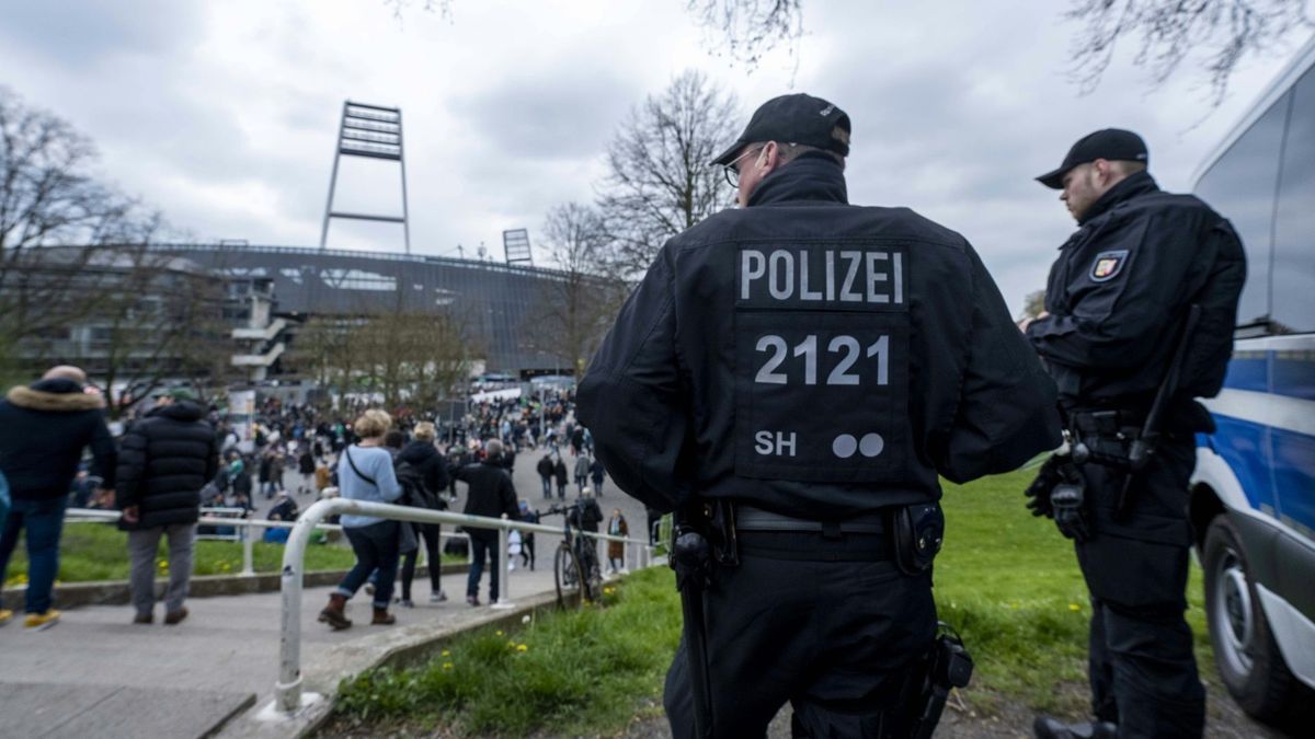 Polizeieinsatz am Bremer Weserstadion