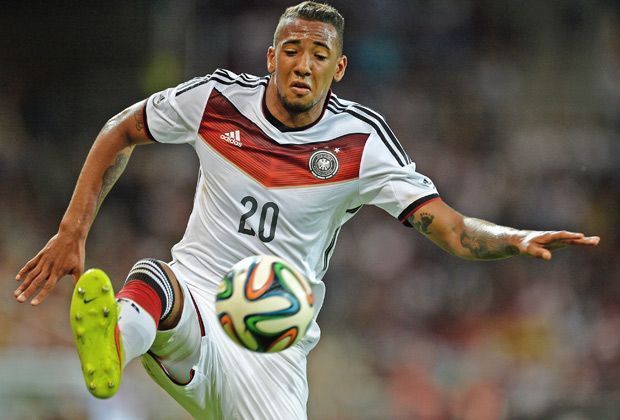 
                <strong>Platz 9: Jerome Boateng (14,4 Mio.)</strong><br>
                Jerome Boateng rangiert mit einem geschätztem Markenwert von 14,4 Millionen Euro auf dem 9. Platz aller Nationalspieler. Der Innenverteidiger hat damit den geringsten Wert aller Bayern-Spieler.
              