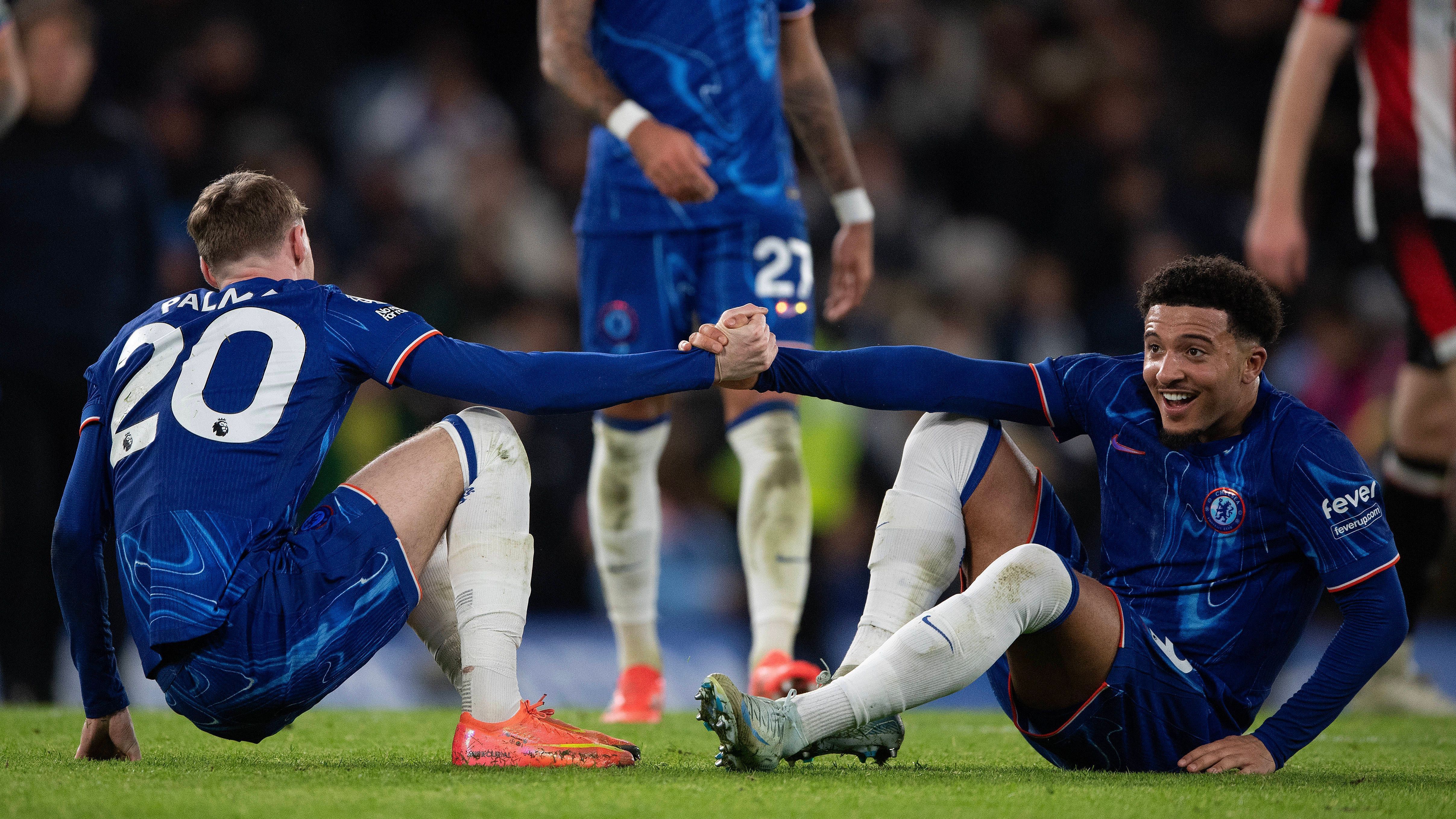 <strong>FC Chelsea hat die Wahl: Europa League oder Champions League?</strong><br>Chelsea steht im Finale der Conference League und kann sich bei einem Sieg für die Europa League qualifizieren. In der Premier League steht man auf einem fünften Platz, der eine Teilnahme an der Champions League garantieren würde. Das kuriose: Bei der Qualifikation für beide Wettbewerbe, kann sich der FC Chelsea laut "The Sun" aussuchen, in welchem er an den Start geht.