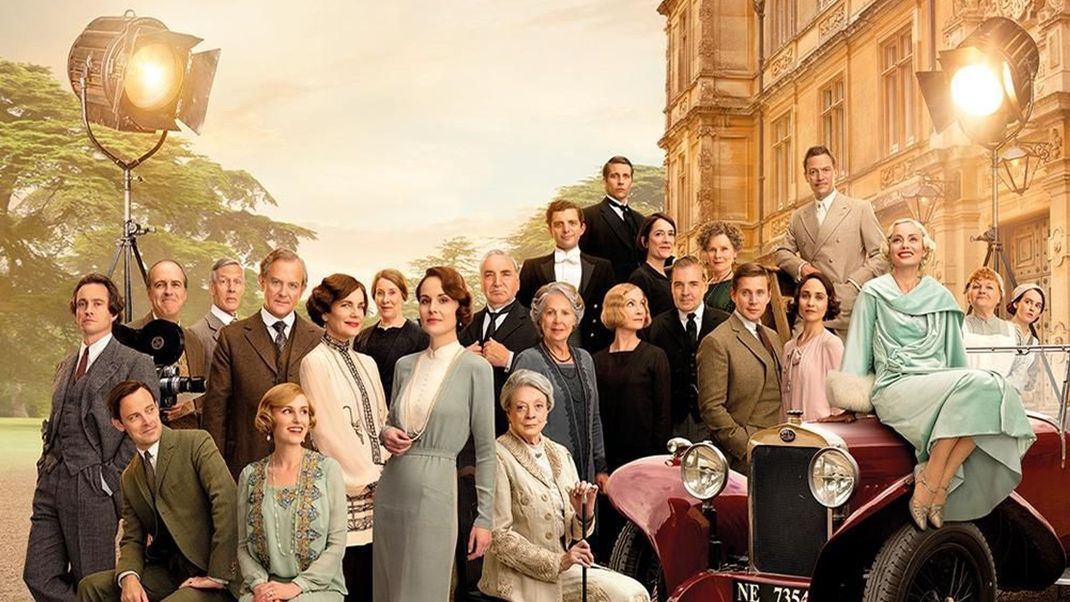 In "Downton Abbey 2: Eine neue Ära" geht es opulent und pompös weiter: Die Crawleys vermieten ihr Anwesen an eine Filmproduktion. Ob das gut geht?