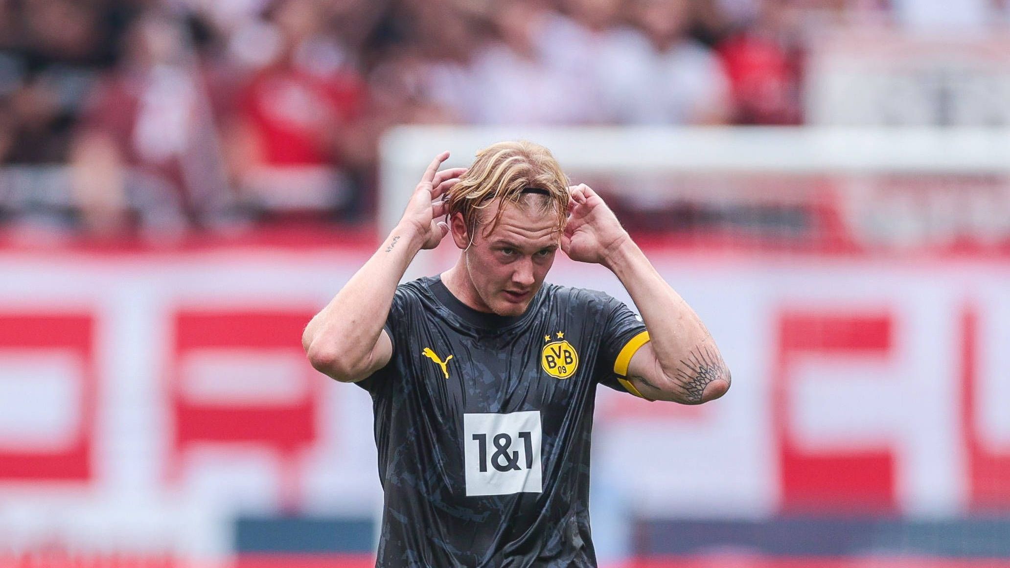 <strong>Julian Brandt</strong><br>In der Anfangsphase extrem auffällig, bereitet das Führungstor mit einer perfekten Ecke auf Hummels (11.) vor. Zudem extrem fleißig gegen den Ball. Aber auch er baut zunehmend ab, verpasst den Ausgleich zum 2:2 mit einem schönen Schuss jedoch nur knapp (54.). Wird nach 70 Minuten für Reus ausgewechselt.&nbsp;<strong>ran-Note: 3</strong>